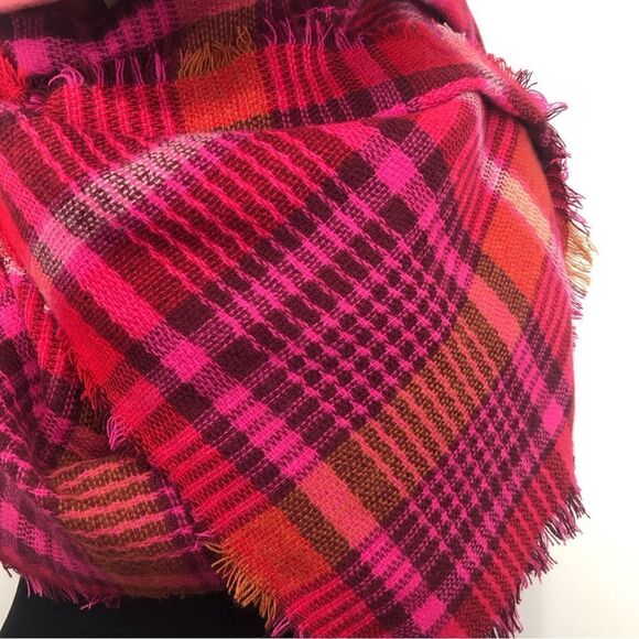 Bundle of Old Navy Pink Plaid Scarf A New Day 100% Wool Hat Matching Set NEW - Picture 13 of 14